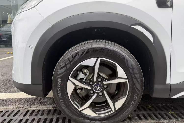 Used BYD Yuan UP 2025 Intelligent Driving Version 401 km Leading Edition Exterior 3