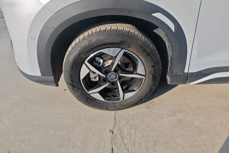 Used BYD Yuan UP 2025 Intelligent Driving Version 401 km Leading Edition Exterior 4