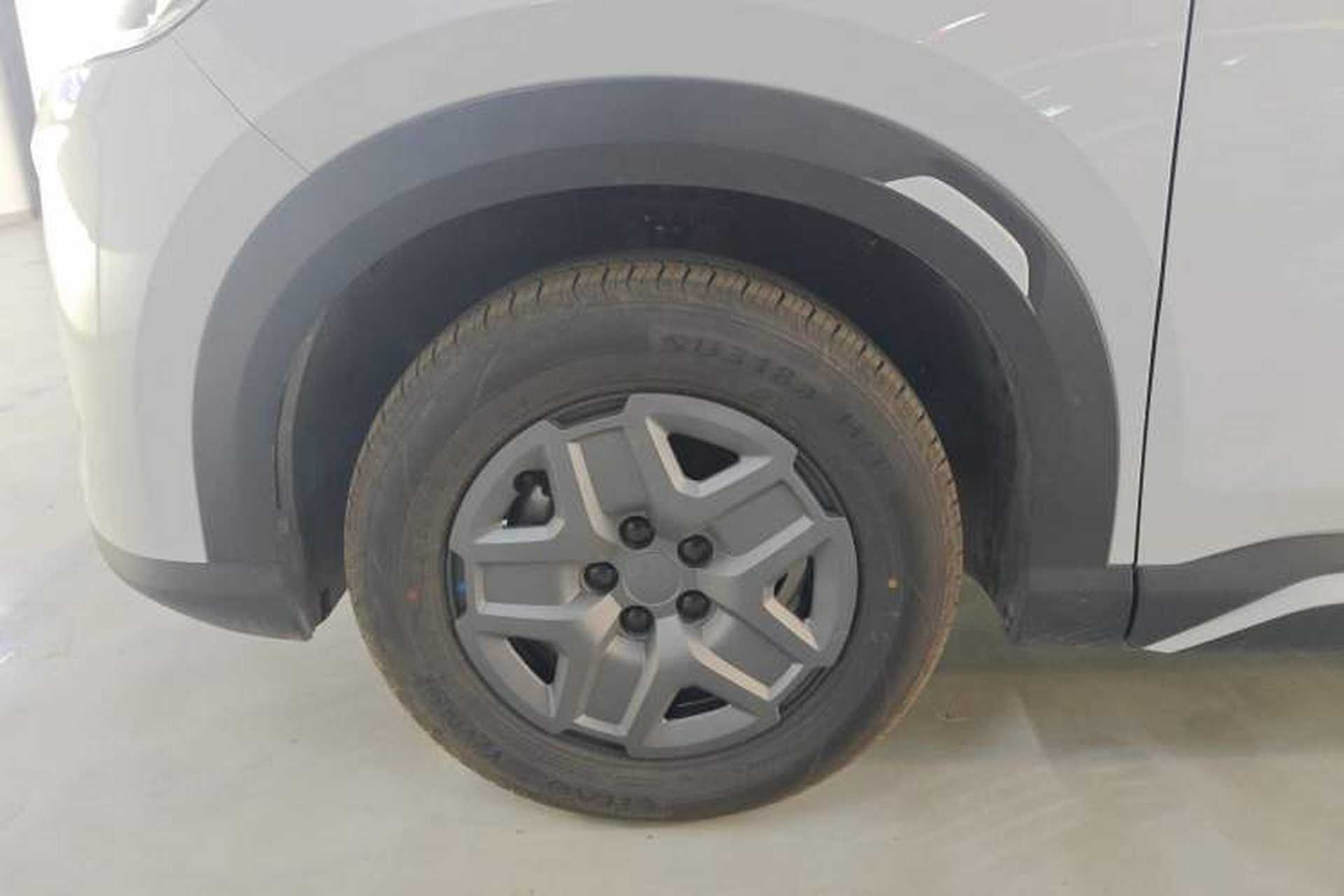 Used BYD Yuan UP 2025 Model 301KM Leading Version Exterior 4