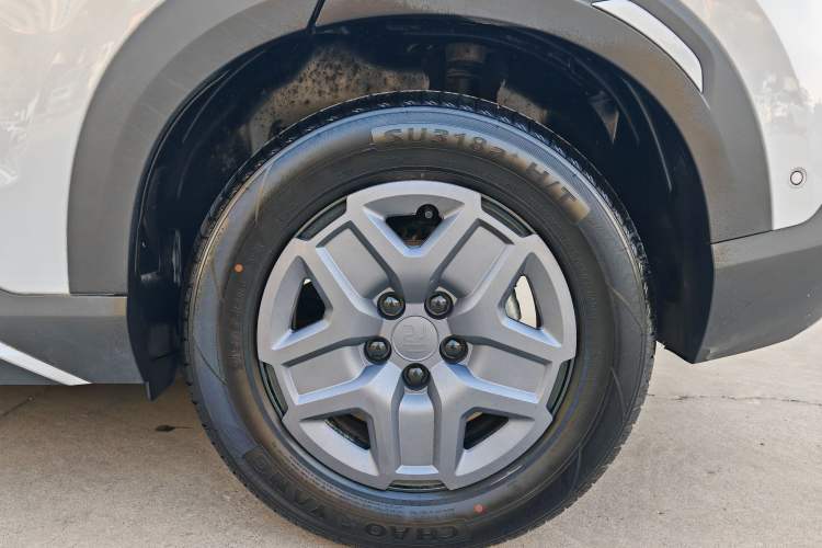 Used BYD Yuan UP 2025 Intelligent Driving Version 401 KM Dynamic Edition Exterior 4