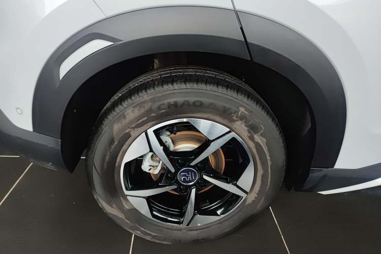 Used BYD Yuan UP 2025 Intelligent Driving Version 401 km Leading Edition Exterior 5