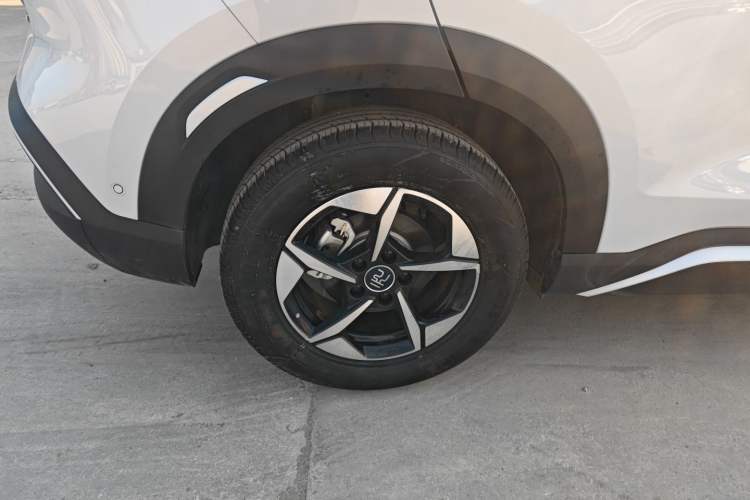 Used BYD Yuan UP 2025 Intelligent Driving Version 401 km Leading Edition Exterior 5