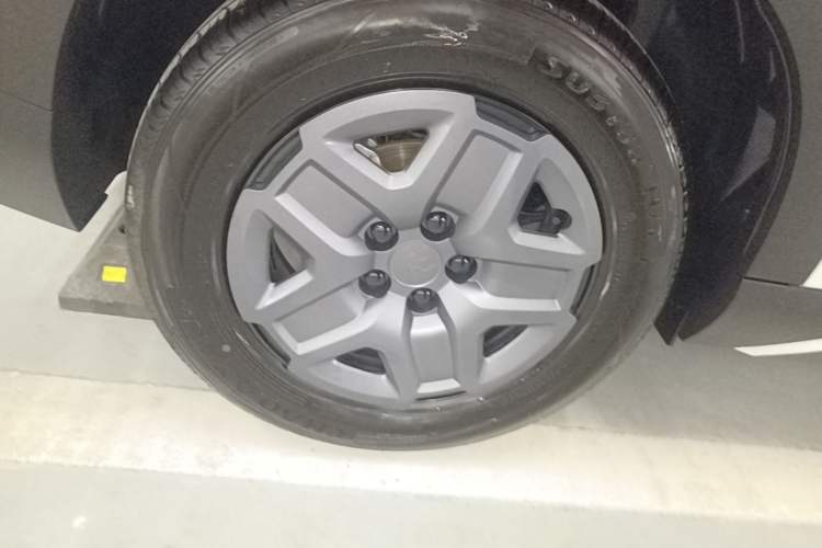 Used BYD Yuan UP 2025 Intelligent Driving Version 401 KM Dynamic Edition Exterior 5