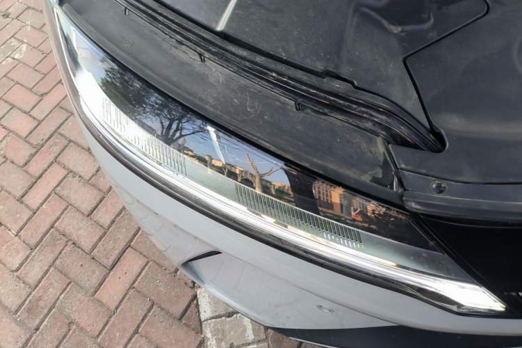 Used BYD Yuan UP 2025 Intelligent Driving Version 401 KM Dynamic Edition Exterior 6