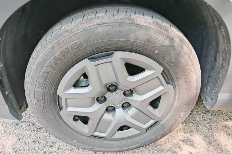 Used BYD Yuan UP 2025 Intelligent Driving Version 401 KM Dynamic Edition Exterior 8