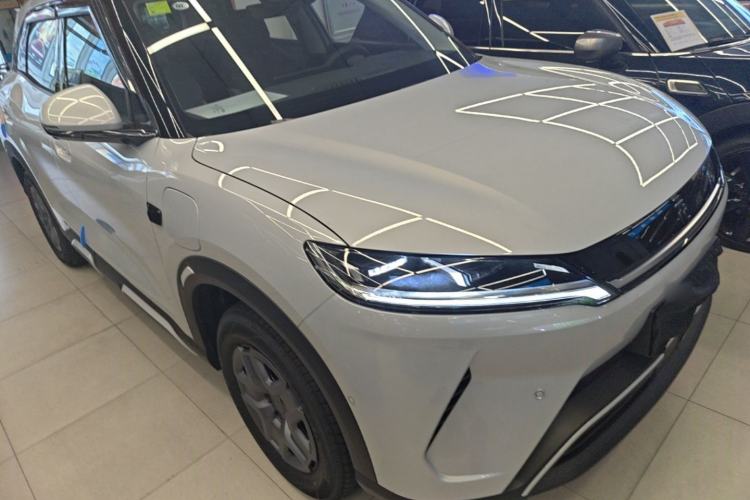 Used BYD Yuan UP 2025 Intelligent Driving Version 401 KM Dynamic Edition Front Right 45 Deg