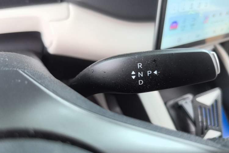 Used BYD Yuan UP 2025 Intelligent Driving Version 401 KM Dynamic Edition Gear Lever