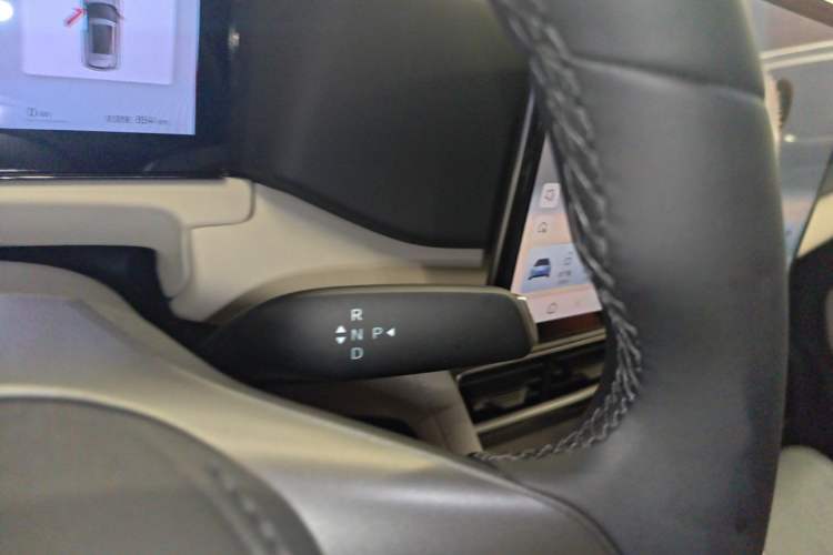 Used BYD Yuan UP 2025 Intelligent Driving Version 401 KM Dynamic Edition Gear Lever