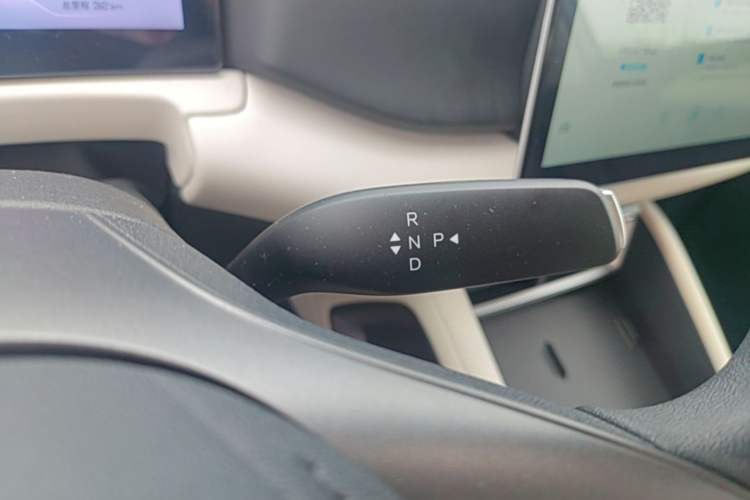 Used BYD Yuan UP 2025 Model 301KM Leading Version Gear Lever