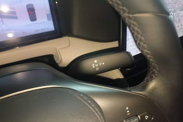 Used BYD Yuan UP 2025 Intelligent Driving Version 401 KM Dynamic Edition Gear Lever