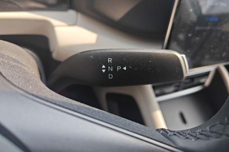 Used BYD Yuan UP 2025 Intelligent Driving Version 401 KM Dynamic Edition Gear Lever