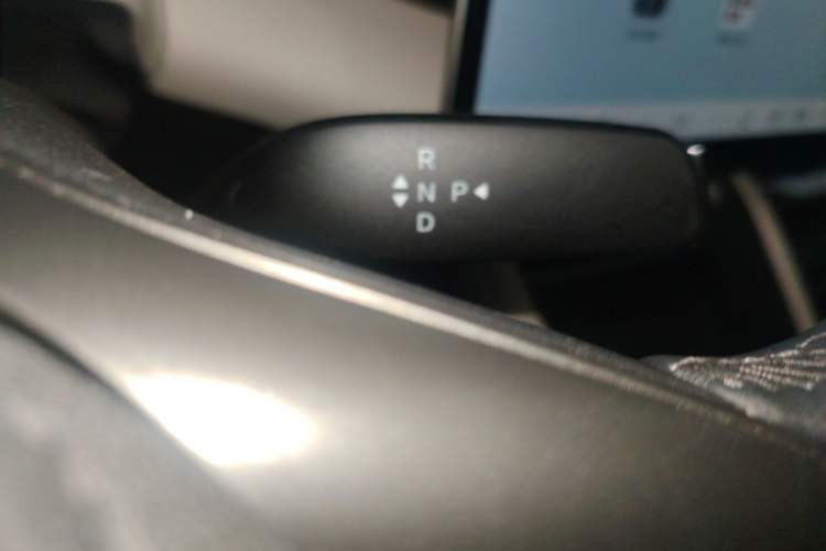 Used BYD Yuan UP 2025 Intelligent Driving Version 401 km Beyond-Range Edition Gear Lever