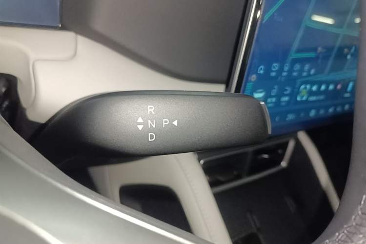 Used BYD Yuan UP 2025 Intelligent Driving Version 401 KM Dynamic Edition Gear Lever