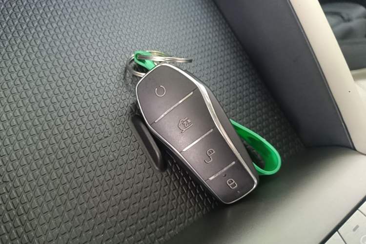 Used BYD Yuan UP 2025 Intelligent Driving Version 401 KM Dynamic Edition Interior 1