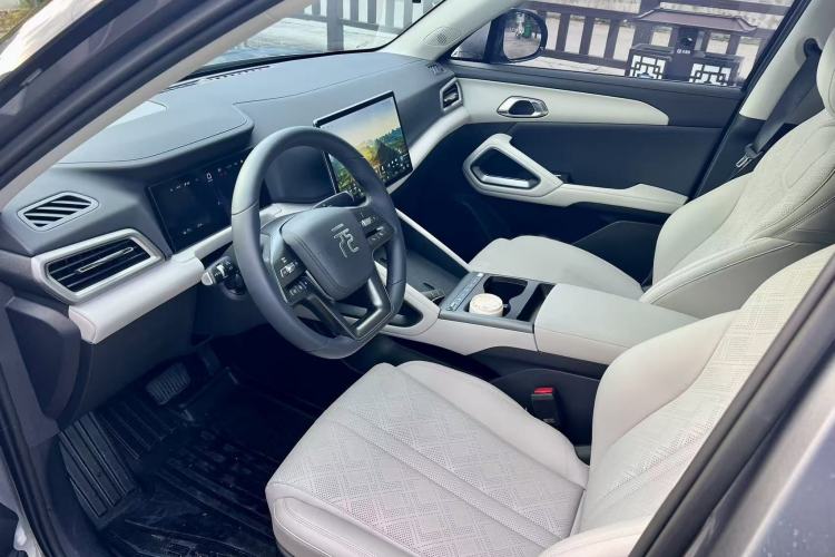 Used BYD Yuan UP 2025 Intelligent Driving Version 401 KM Dynamic Edition Interior 1