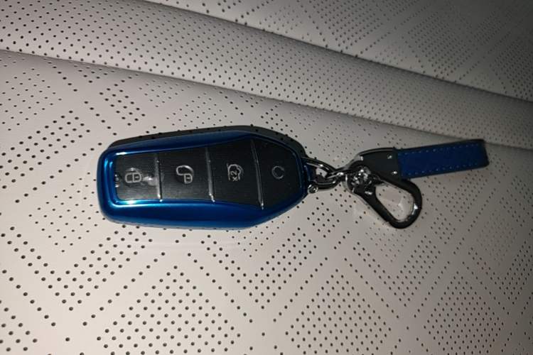Used BYD Yuan UP 2025 Intelligent Driving Version 401 KM Dynamic Edition Interior 1