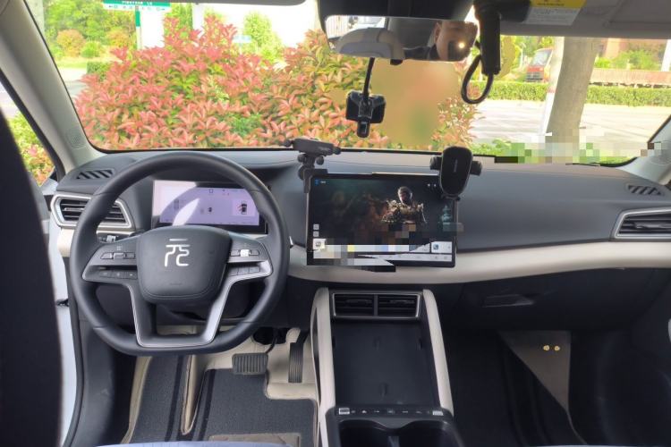 Used BYD Yuan UP 2025 Intelligent Driving Version 401 KM Dynamic Edition Interior 2
