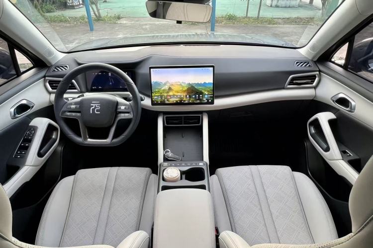 Used BYD Yuan UP 2025 Intelligent Driving Version 401 KM Dynamic Edition Interior 2