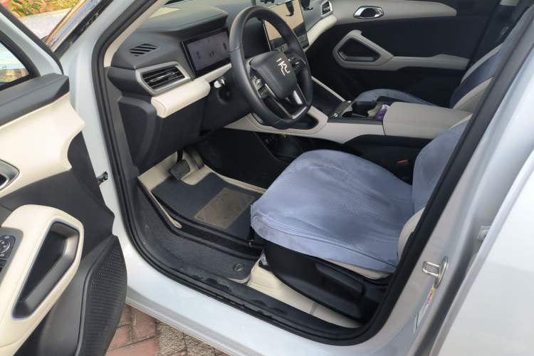 Used BYD Yuan UP 2025 Intelligent Driving Version 401 KM Dynamic Edition Interior 3
