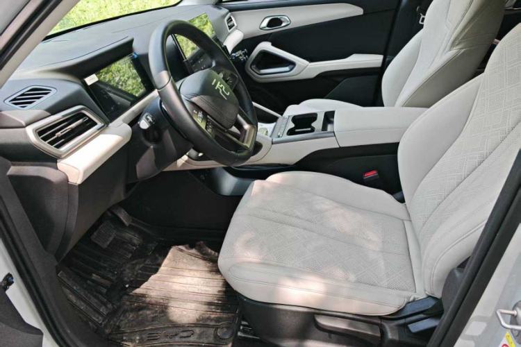 Used BYD Yuan UP 2025 Intelligent Driving Version 401 KM Dynamic Edition Interior 3