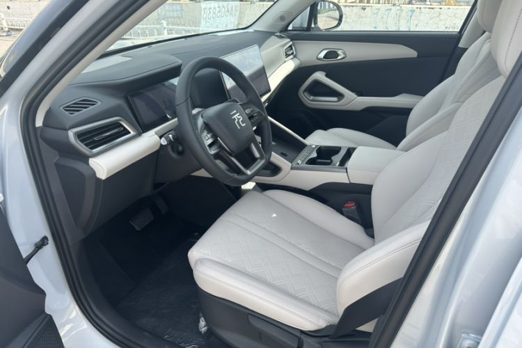 Used BYD Yuan UP 2025 Intelligent Driving Version 401 KM Dynamic Edition Interior 3
