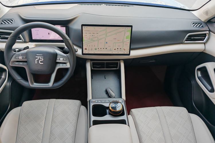 Used BYD Yuan UP 2025 Intelligent Driving Version 401 KM Dynamic Edition Interior 3