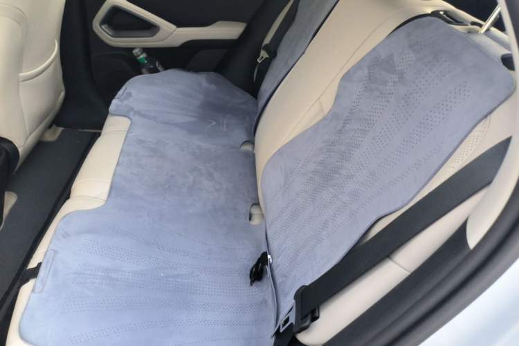 Used BYD Yuan UP 2025 Intelligent Driving Version 401 KM Dynamic Edition Interior 4