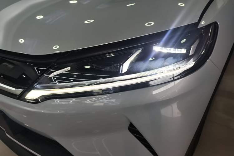 Used BYD Yuan UP 2025 Model 301KM Leading Version Left Front Headlight