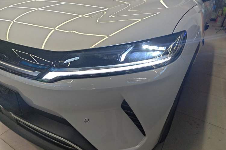 Used BYD Yuan UP 2025 Intelligent Driving Version 401 KM Dynamic Edition Left Front Headlight