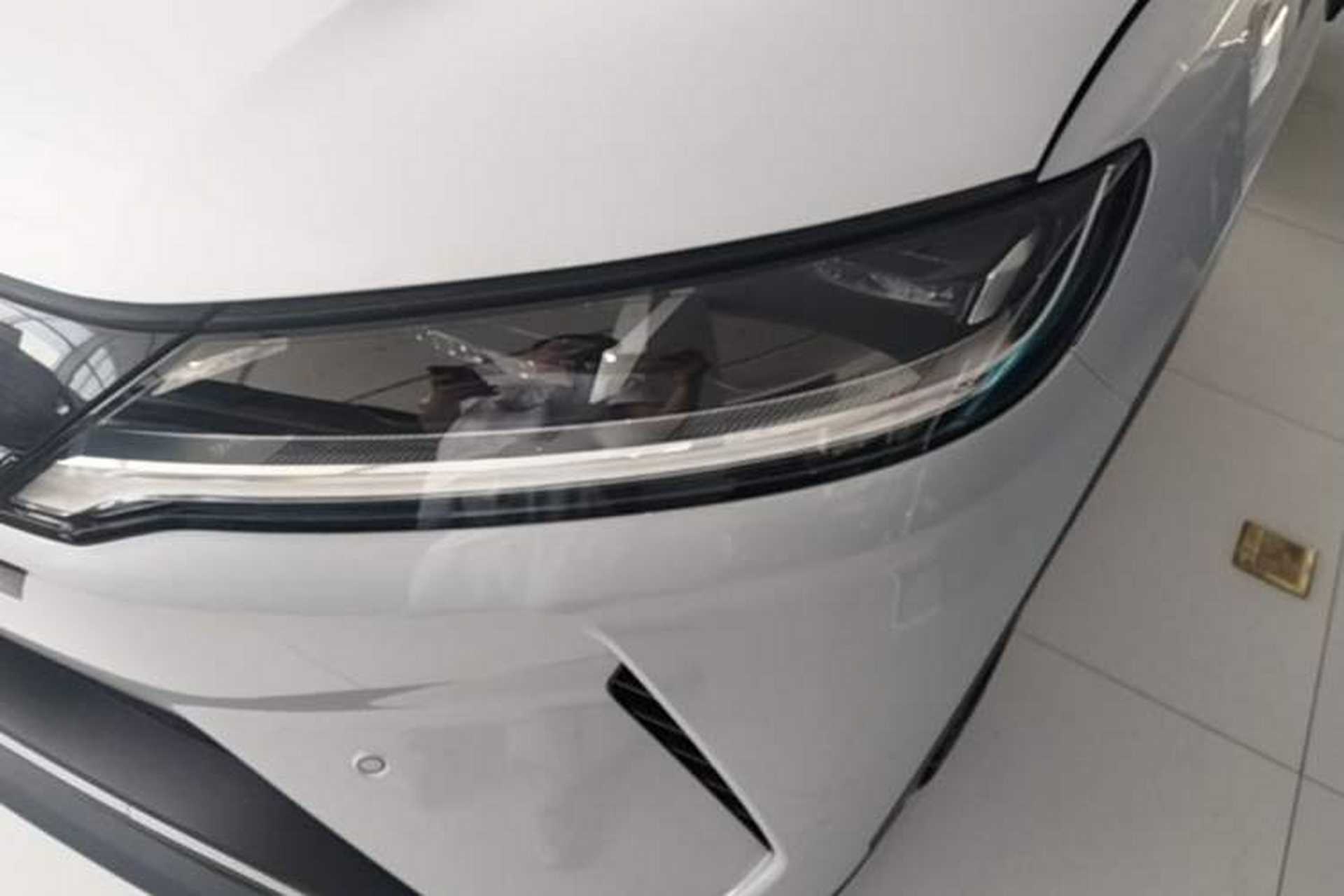 Used BYD Yuan UP 2025 Intelligent Driving Version 401 KM Dynamic Edition Left Front Headlight
