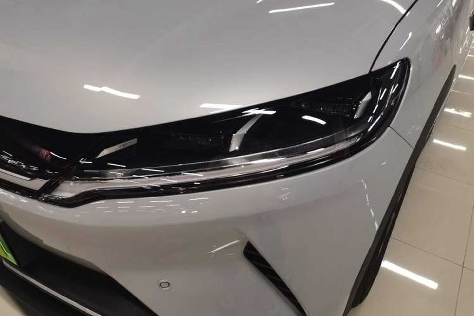 Used BYD Yuan UP 2025 Intelligent Driving Version 401 KM Dynamic Edition Left Front Headlight