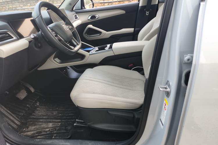 Used BYD Yuan UP 2025 Intelligent Driving Version 401 KM Dynamic Edition Left Front Seat