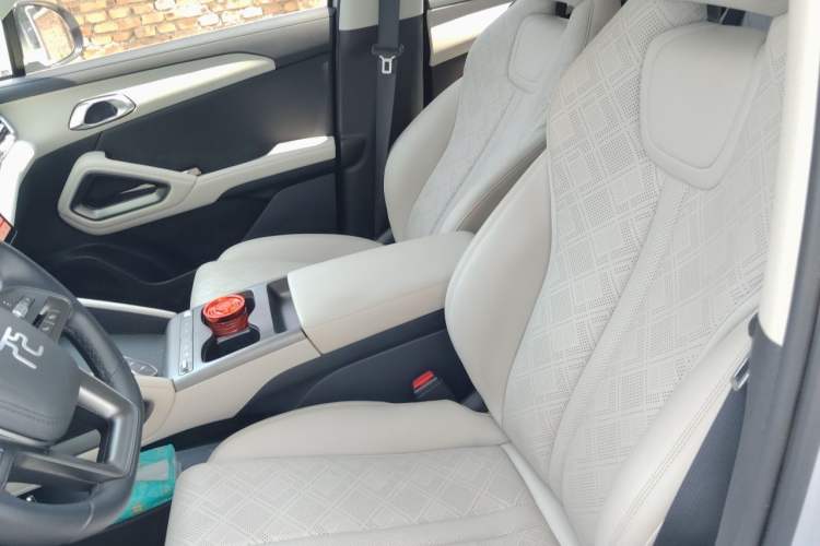 Used BYD Yuan UP 2025 Intelligent Driving Version 401 KM Dynamic Edition Left Front Seat
