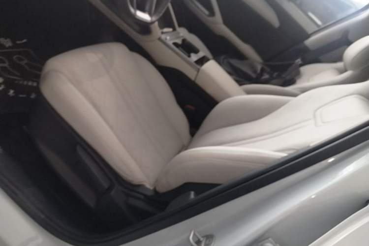 Used BYD Yuan UP 2025 Intelligent Driving Version 401 KM Dynamic Edition Left Front Seat