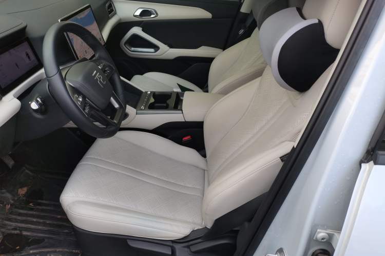 Used BYD Yuan UP 2025 Intelligent Driving Version 401 KM Dynamic Edition Left Front Seat