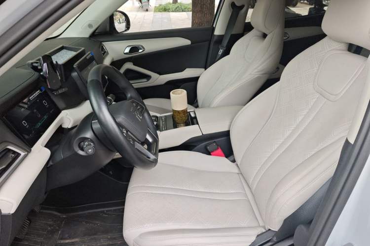 Used BYD Yuan UP 2025 Intelligent Driving Version 401 KM Dynamic Edition Left Front Seat