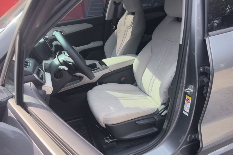 Used BYD Yuan UP 2025 Intelligent Driving Version 401 KM Dynamic Edition Left Front Seat
