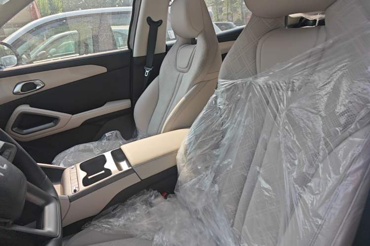 Used BYD Yuan UP 2025 Intelligent Driving Version 401 KM Dynamic Edition Left Front Seat