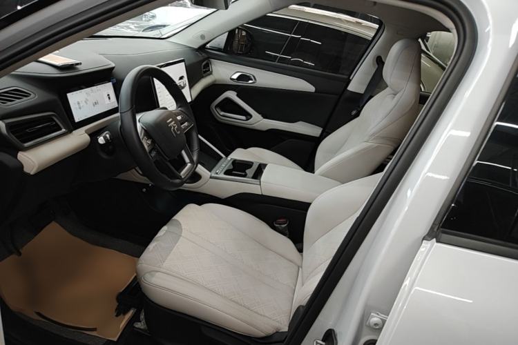 Used BYD Yuan UP 2025 Intelligent Driving Version 401 KM Dynamic Edition Left Front Seat