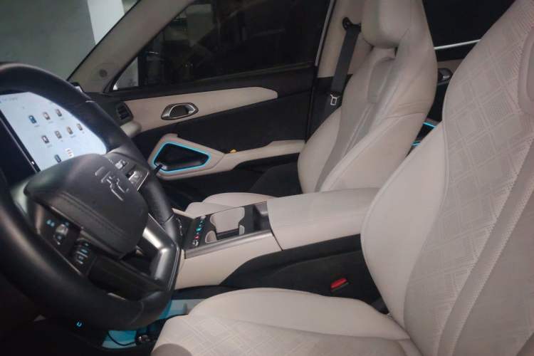 Used BYD Yuan UP 2025 Intelligent Driving Version 401 km Beyond-Range Edition Left Front Seat