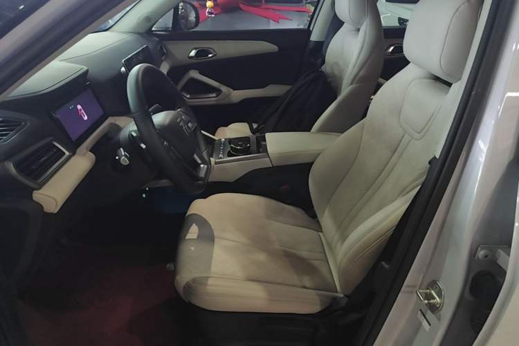 Used BYD Yuan UP 2025 Intelligent Driving Version 401 KM Dynamic Edition Left Front Seat