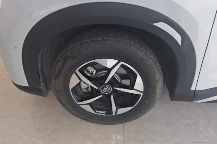 Used BYD Yuan UP 2025 Intelligent Driving Version 401 km Leading Edition Left Front Wheel Hub