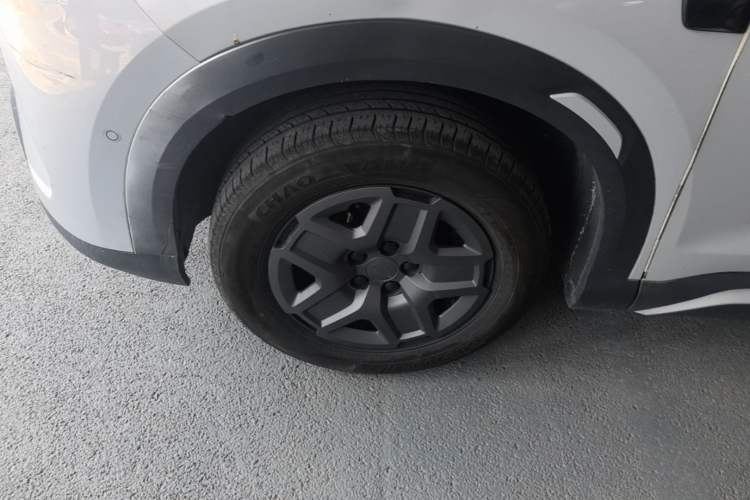 Used BYD Yuan UP 2025 Intelligent Driving Version 401 KM Dynamic Edition Left Front Wheel Hub