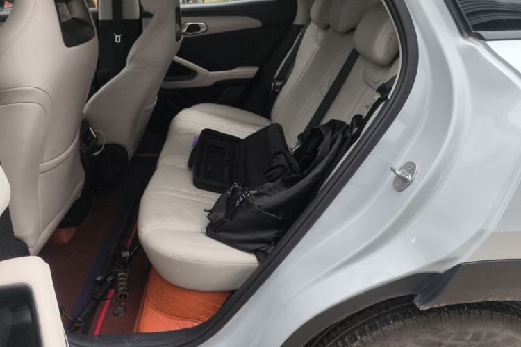 Used BYD Yuan UP 2025 Intelligent Driving Version 401 KM Dynamic Edition Left Rear Seat