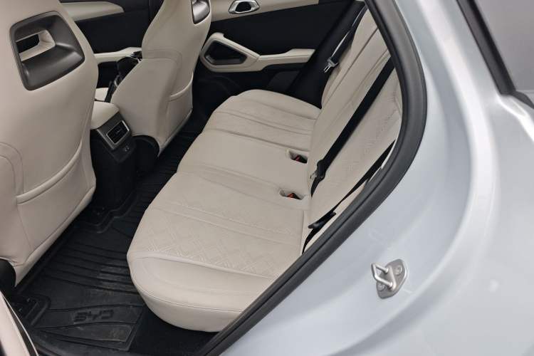 Used BYD Yuan UP 2025 Intelligent Driving Version 401 km Beyond-Range Edition Left Rear Seat