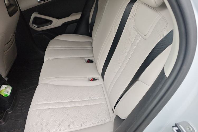 Used BYD Yuan UP 2025 Intelligent Driving Version 401 KM Dynamic Edition Left Rear Seat