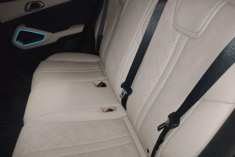 Used BYD Yuan UP 2025 Intelligent Driving Version 401 km Beyond-Range Edition Left Rear Seat