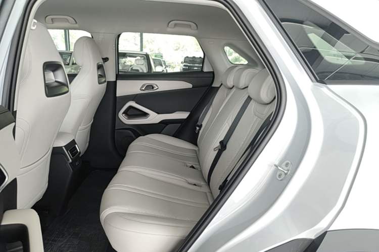 Used BYD Yuan UP 2025 Model 301KM Leading Version Left Rear Seat