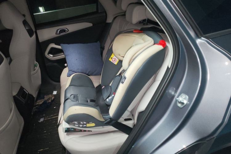 Used BYD Yuan UP 2025 Intelligent Driving Version 401 KM Dynamic Edition Left Rear Seat