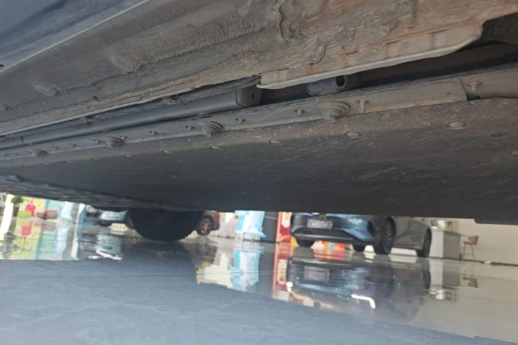 Used BYD Yuan UP 2025 Intelligent Driving Version 401 km Leading Edition Left Side Sill